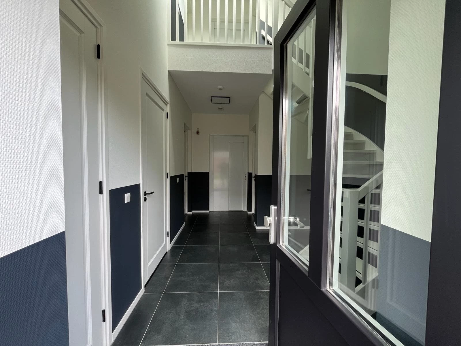 Transformatie grupstal naar appartementen Annen 7