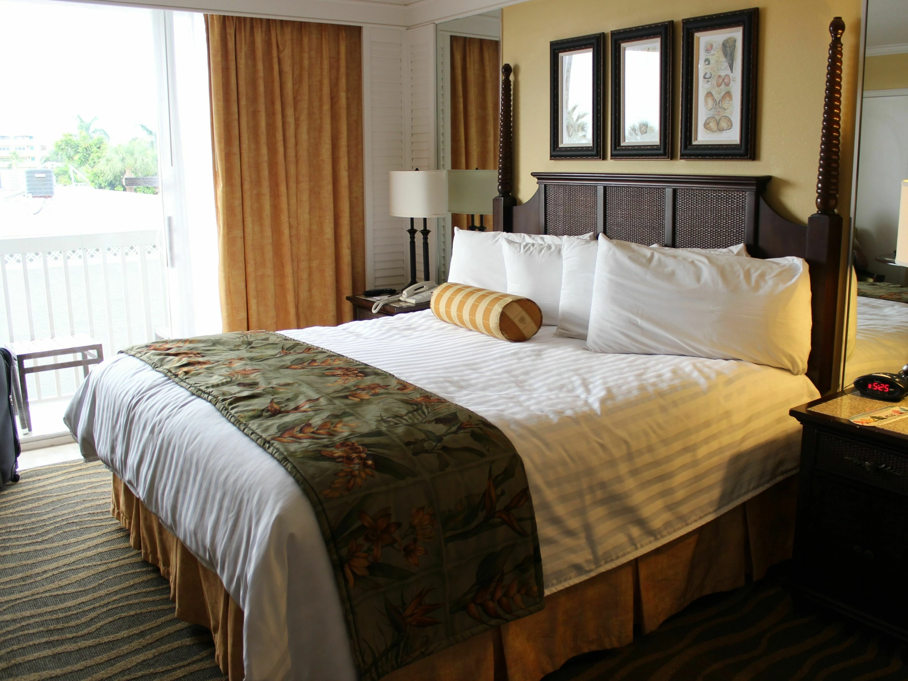 Hotel verkopen Adhoc horecamakelaars