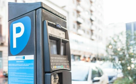 Bezoekers centrum Emmen twee weken lang gratis parkeren